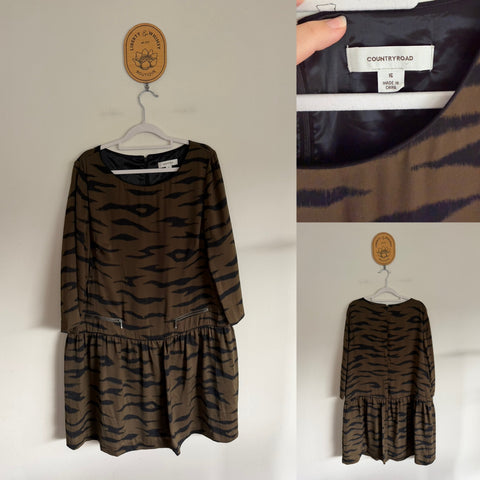 Country Road l/s dress Sz 16 EEUC