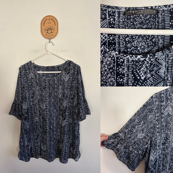 Regatta navy/white print top Sz S EUC/VGUC