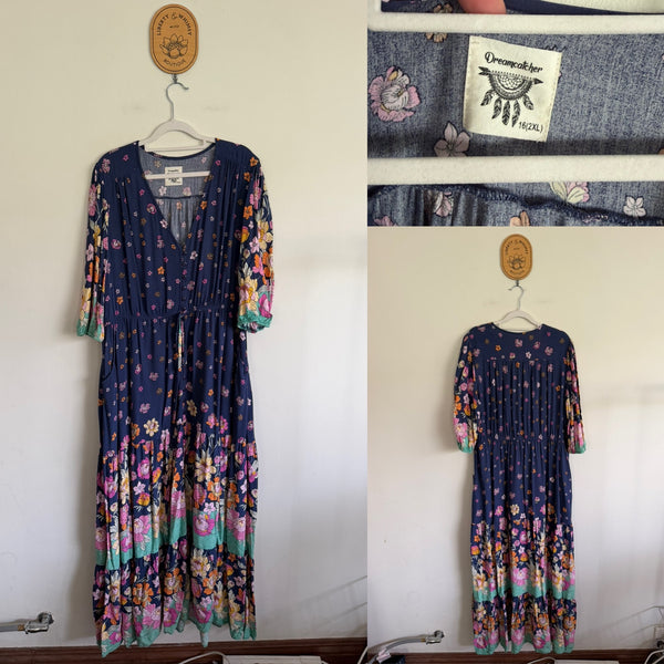 Dreamcatcher 1/2 sleeve navy floral dress Sz 16 (2XL) EUC worn once