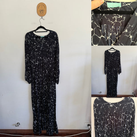 Firefly l/s maxi dress Sz XL as new