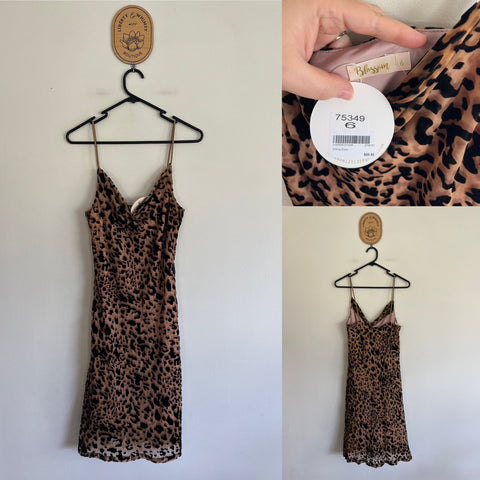 Blossom “Drilling” leopard print velvet dress Sz 6 NWT