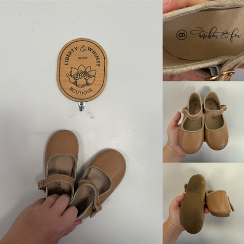 Anchor & Fox tan Mary Jane’s Sz 9 VGUC