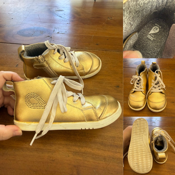 Bobux gold hi-top sneakers Sz 28 EUC