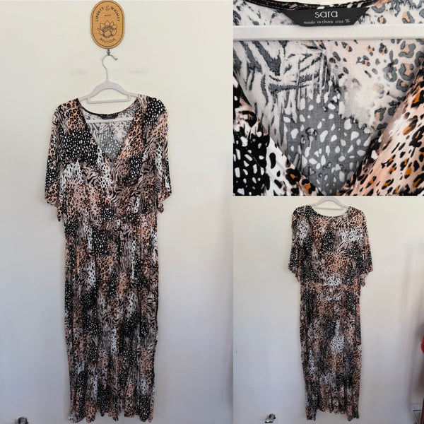 Sara animal print button dress Sz 16 EUC worn twice