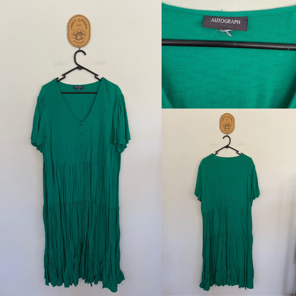 Autograph green dress Sz 18 as new worn once