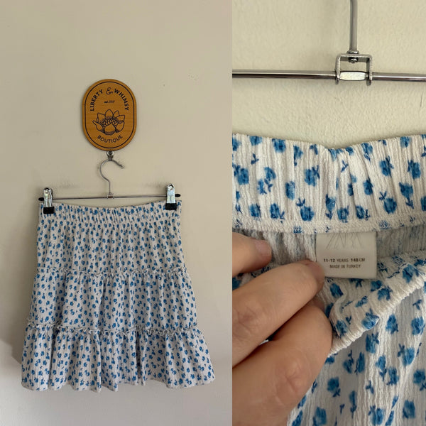 Zara white/blue floral skirt Sz 11-12 as new