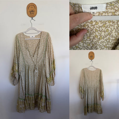 Jaase l/s pale green floral dress Sz 16 as new