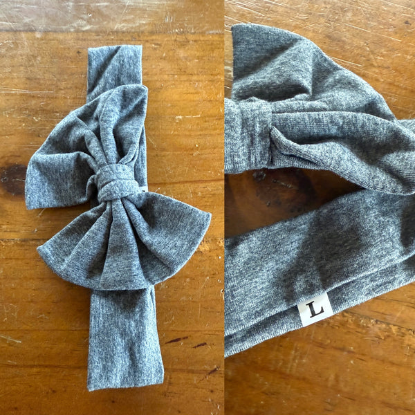 Grey Sz L bow 21.5cm 1-3y NWOT