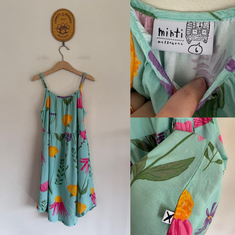 Minti flowers dress Sz 6 play - nick near the hip tag as pictured