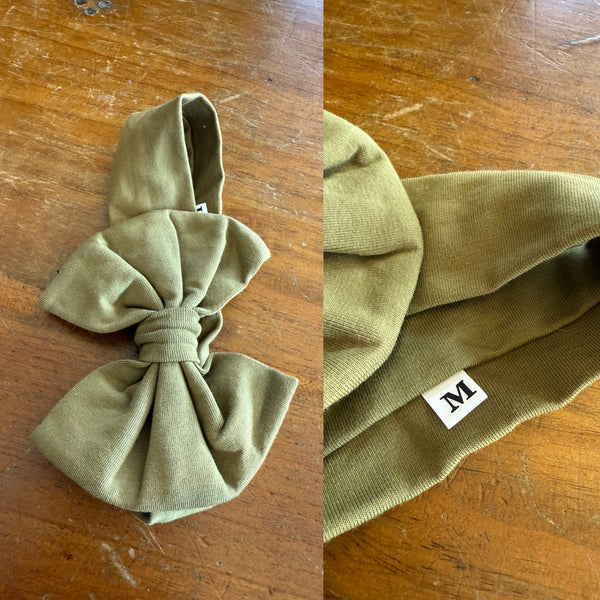 Khaki Sz M bow 19cm 6-12m NWOT