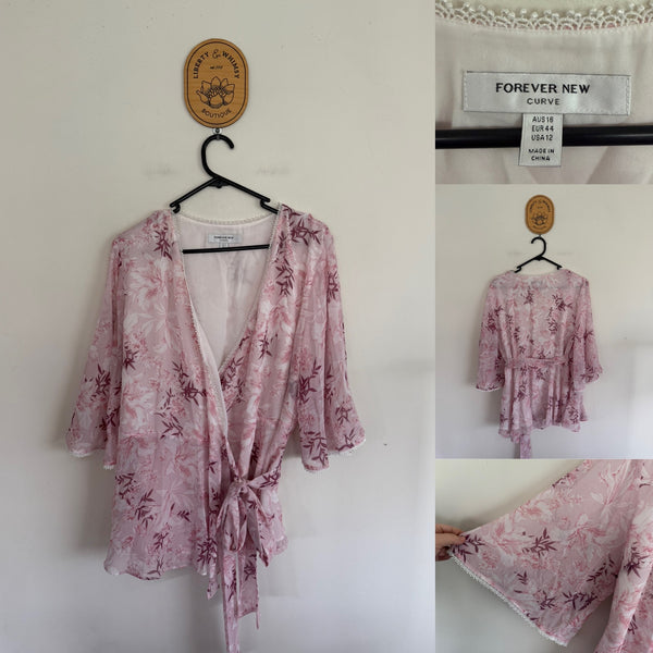 Forever New Curve pink floral wrap top Sz 16 as new