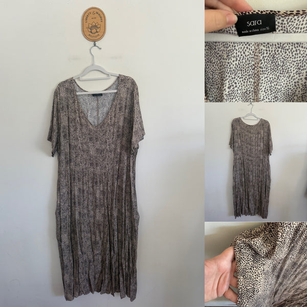 Sara fawn spot pocket dress Sz 16 EUC worn twice
