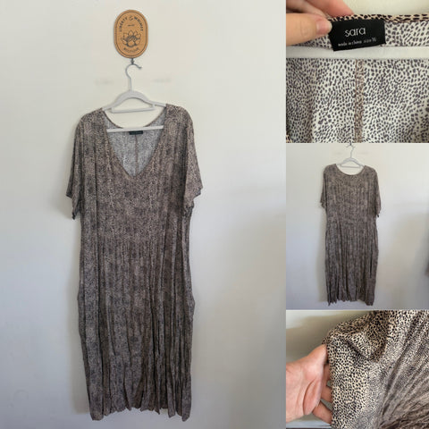 Sara fawn spot pocket dress Sz 16 EUC worn twice