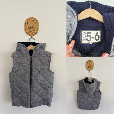 Cotton On Kids grey vest Sz 5-6 EUC
