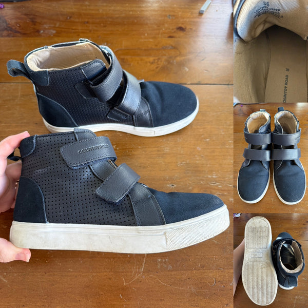 Country Road hi-top navy boots Sz 36 EUC worn once or twice