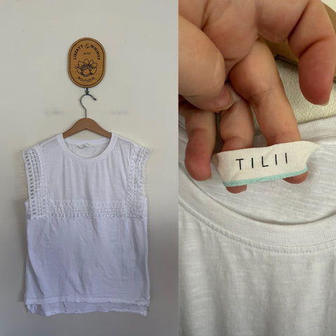 TILII white top Sz 14 as new