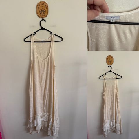 Mist cream ruffle dress Sz S as new