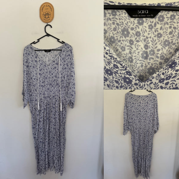 Sara blue/white ditsy floral dress Sz 16 EUC worn twice