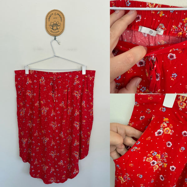 Target Woman red floral skirt Sz 18 EUC