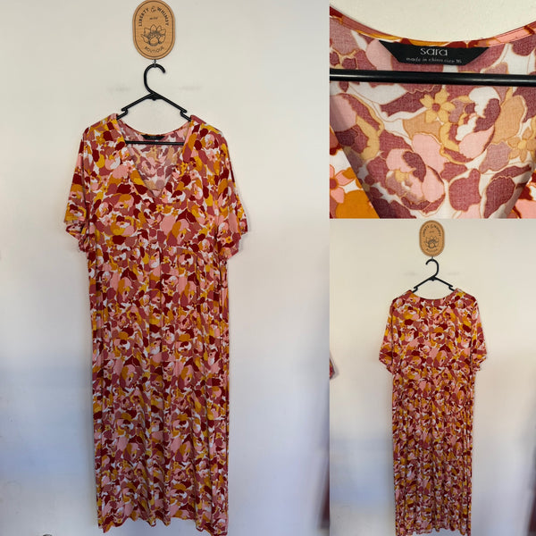 Sara pink floral dress Sz 16 EUC worn once