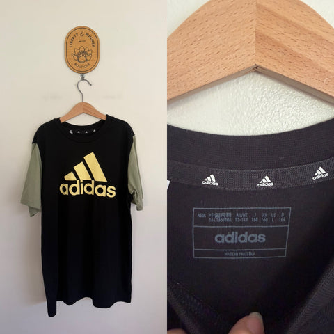 Adidas black logo tshirt Sz 13 EUC worn once