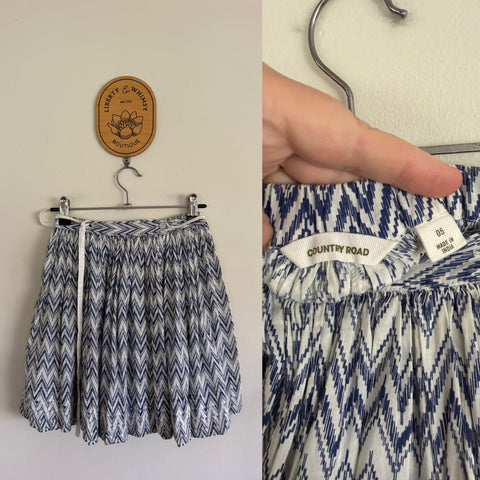 Country Road blue chevron skirt Sz 5 as new