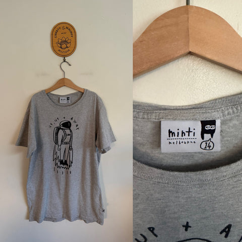 Minti space tshirt Sz 14 VGUC