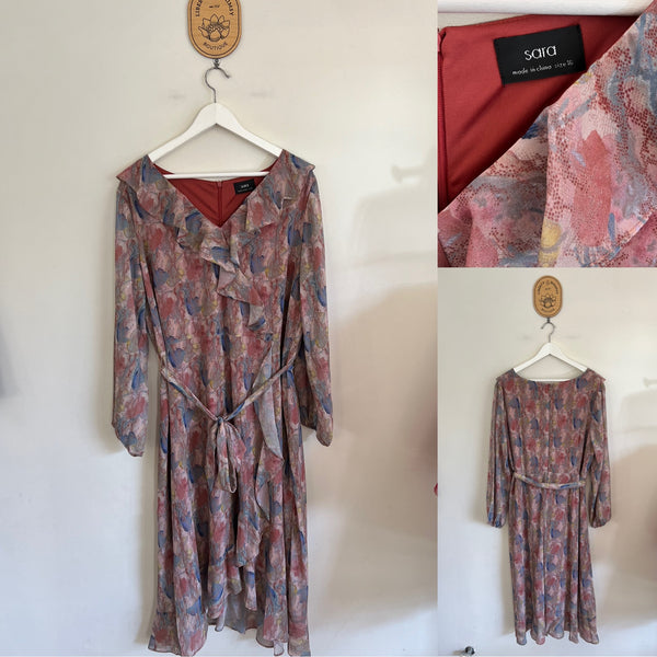 Sara l/s ruffle dress Sz 16 RRP $149.99 as new