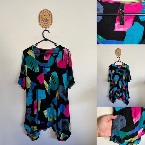 Taking Shape multi-colour abstract print top/tunic with pockets Sz S as new