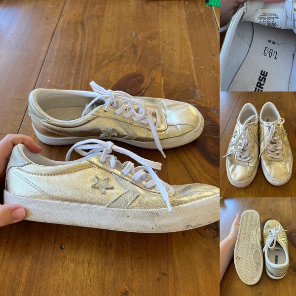 Converse gold sneakers Sz 9 EUC/VGUC only worn half a dozen times