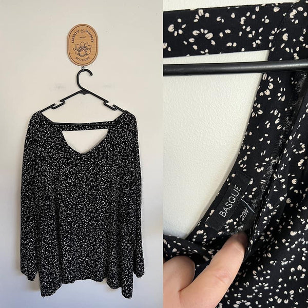 Basque l/s black ditsy floral top Sz 20 EUC